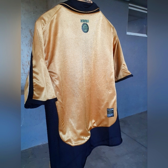 Manchester United 100th Centennial Anniversary Jersey For Collectors - Picture 2 of 11